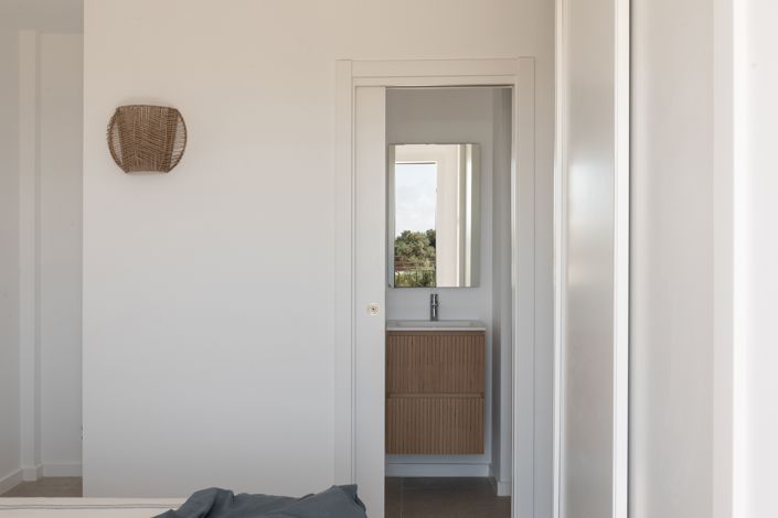Image No.21-3 Bed House for sale