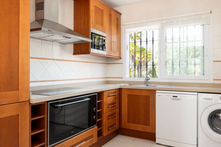 Image No.7-2 Bed House for sale