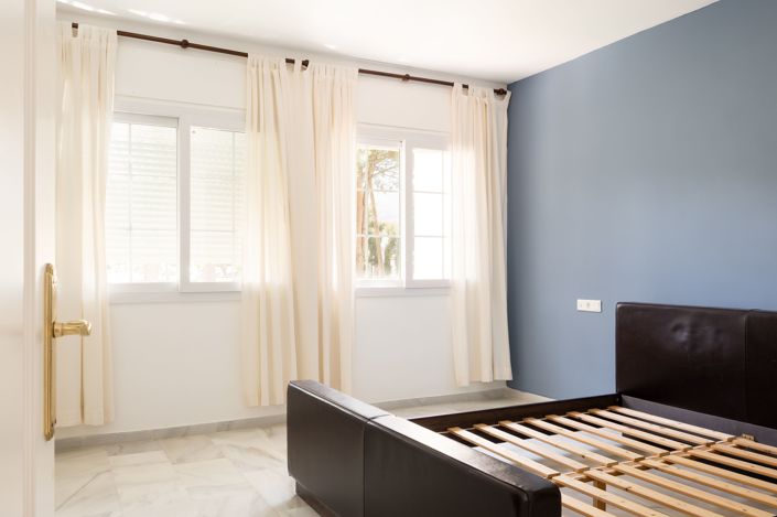 Image No.8-2 Bed House for sale