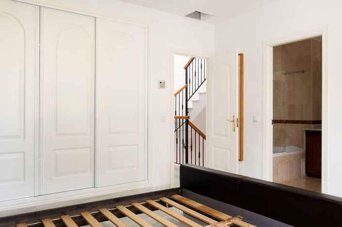 Image No.9-2 Bed House for sale