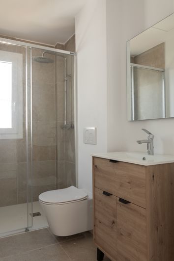 Image No.12-2 Bed House for sale