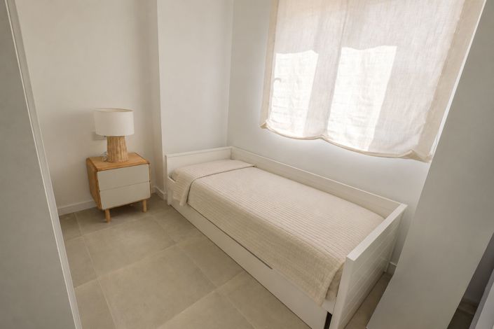 Image No.18-5 Bed Apartment for sale