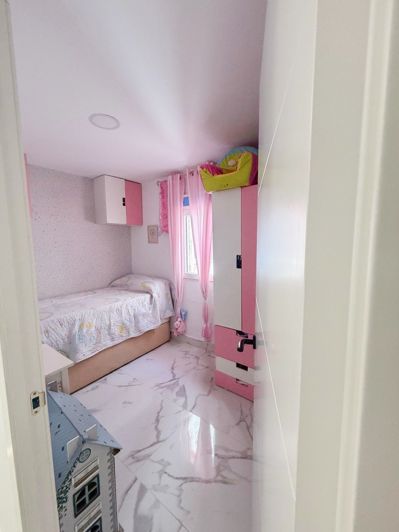 Image No.6-3 Bed Flat for sale