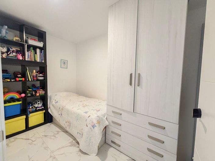 Image No.7-3 Bed Flat for sale
