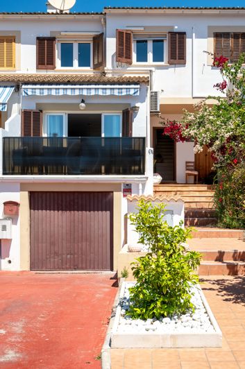 Image No.25-3 Bed Townhouse for sale