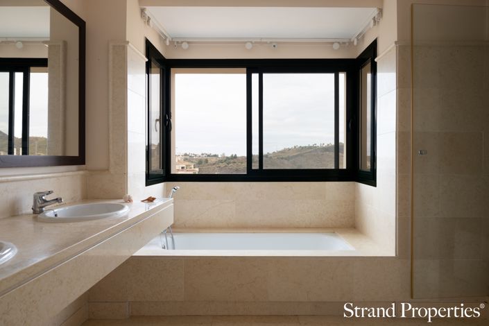 Image No.27-4 Bed Penthouse for sale