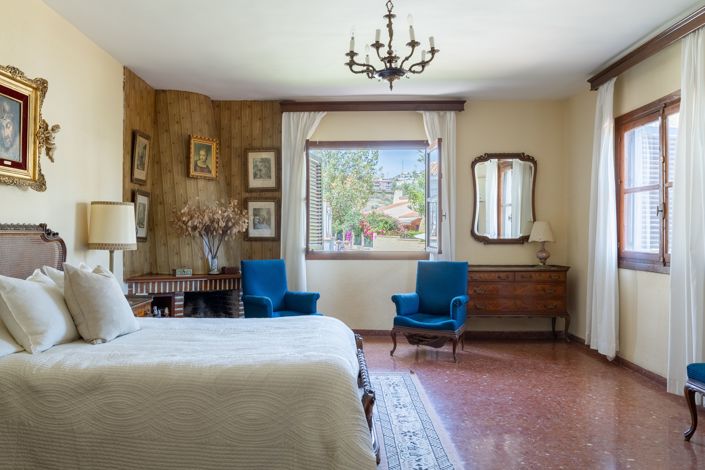 Image No.27-6 Bed House for sale