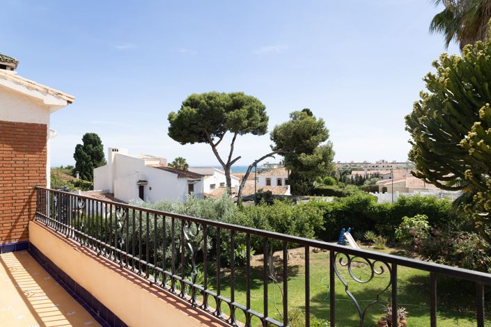 Image No.29-6 Bed House for sale