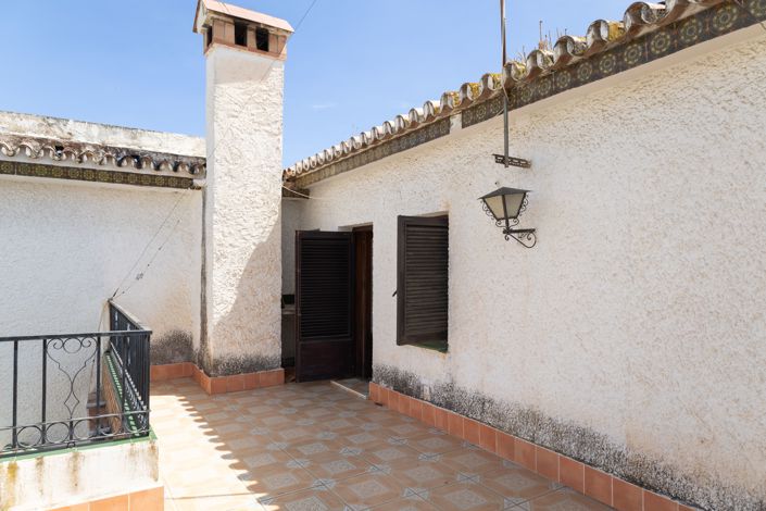 Image No.29-6 Bed House for sale