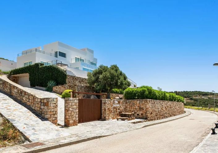 Image No.2-4 Bed Villa for sale