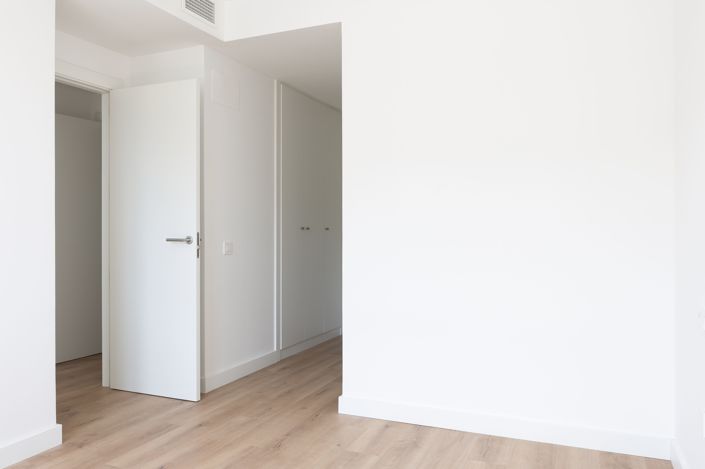 Image No.20-2 Bed Apartment for sale