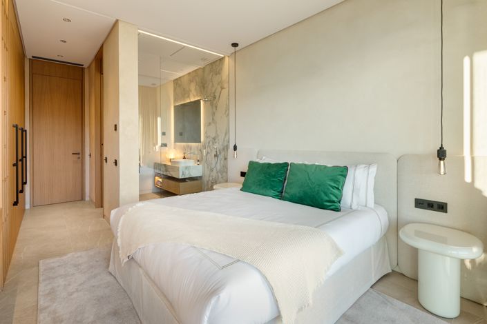Image No.8-6 Bed Villa for sale