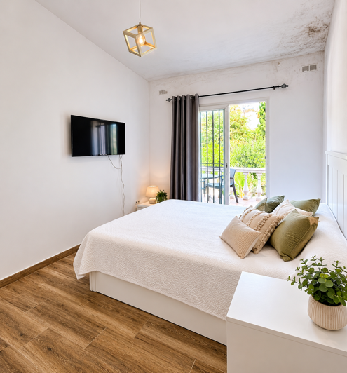 Image No.16-6 Bed House for sale