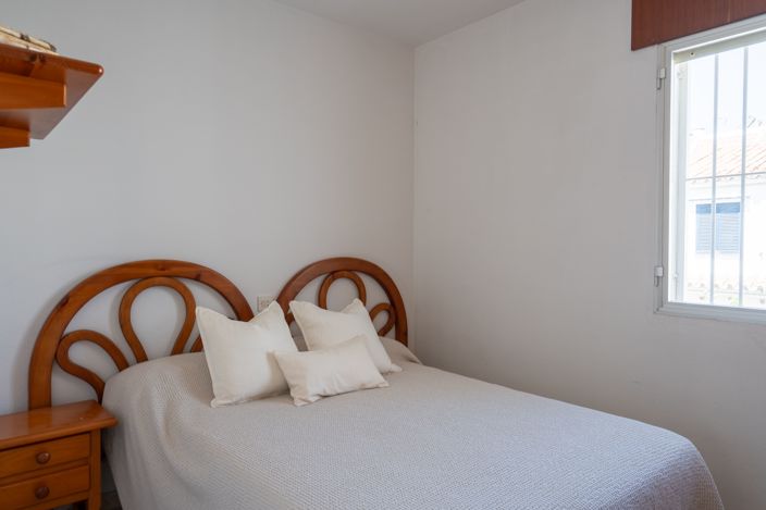 Image No.22-3 Bed Townhouse for sale