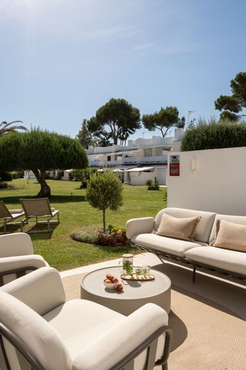 Image No.27-4 Bed Townhouse for sale