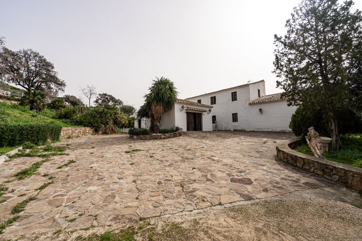 Image No.26-4 Bed Property for sale