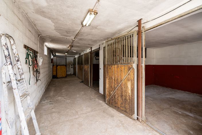 Image No.27-4 Bed Property for sale