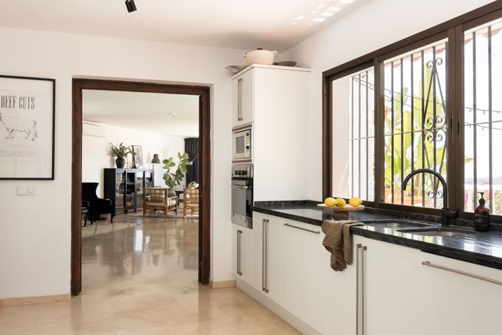 Image No.11-5 Bed House for sale