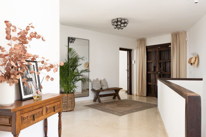 Image No.20-5 Bed House for sale