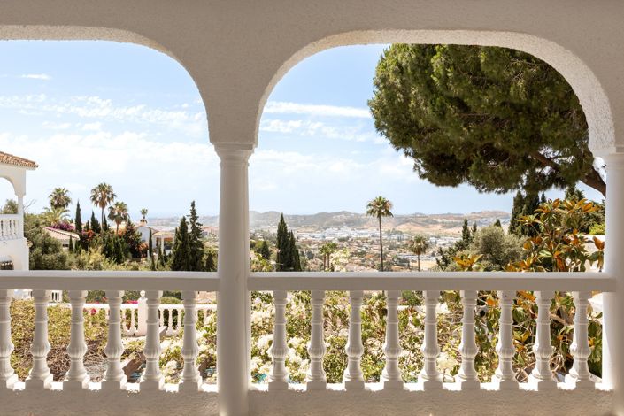 Image No.24-5 Bed House for sale