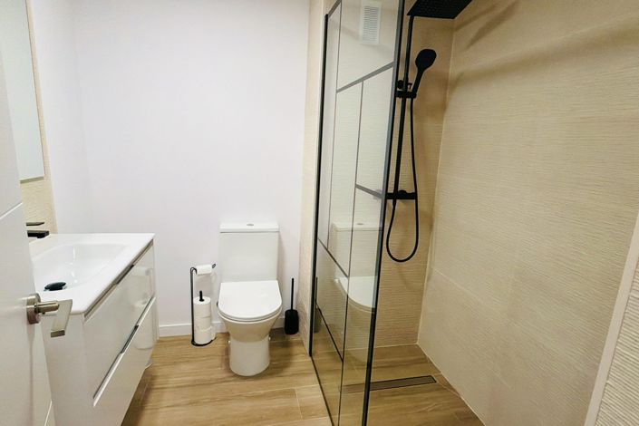 Image No.17-2 Bed House for sale