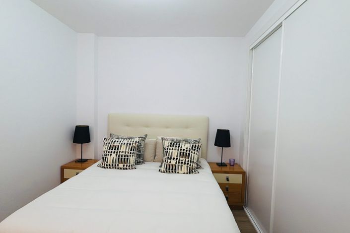Image No.18-2 Bed House for sale