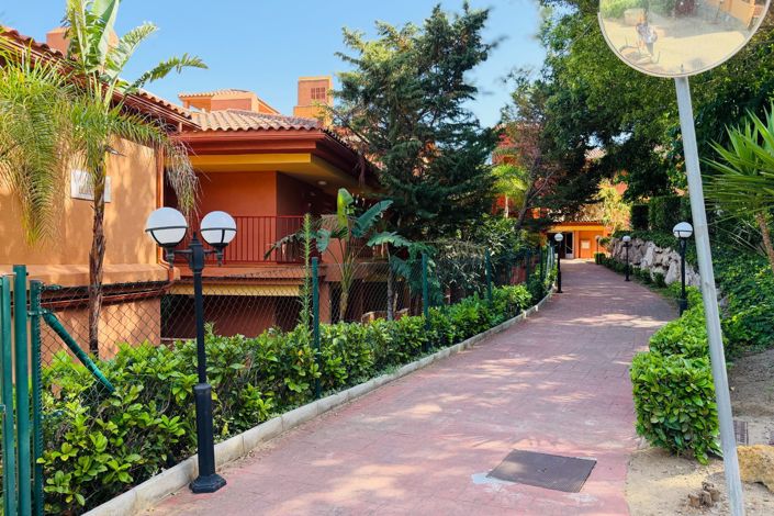 Image No.30-2 Bed House for sale