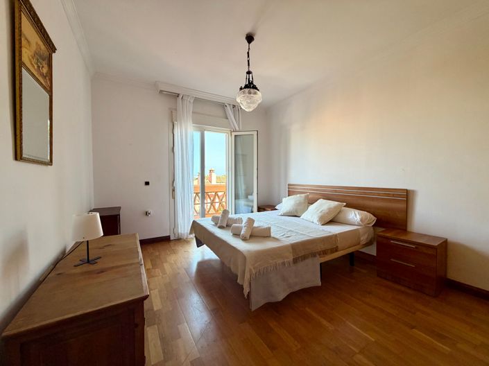 Image No.21-7 Bed House for sale