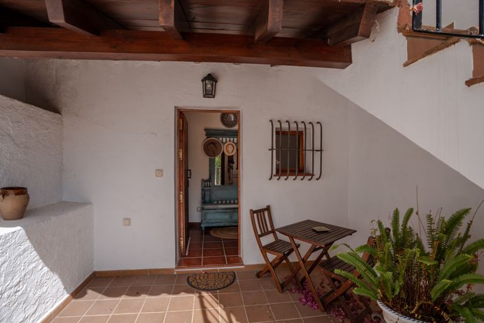Image No.11-8 Bed Country House for sale