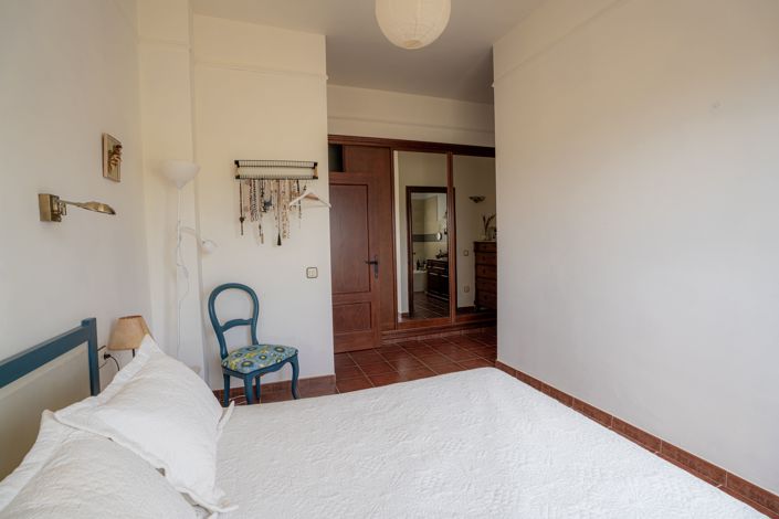 Image No.19-8 Bed Country House for sale