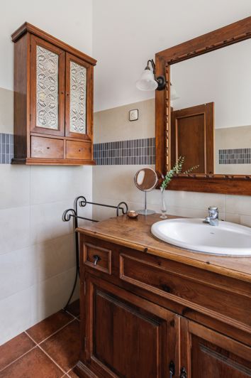 Image No.20-8 Bed Country House for sale
