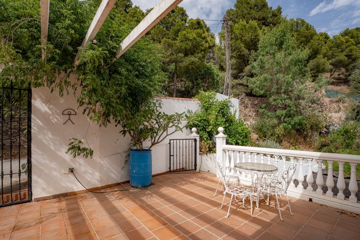 Image No.26-8 Bed Country House for sale