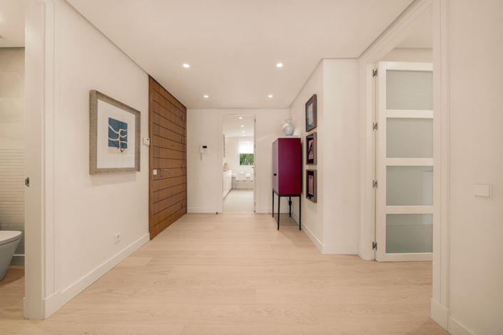 Image No.9-3 Bed Flat for sale