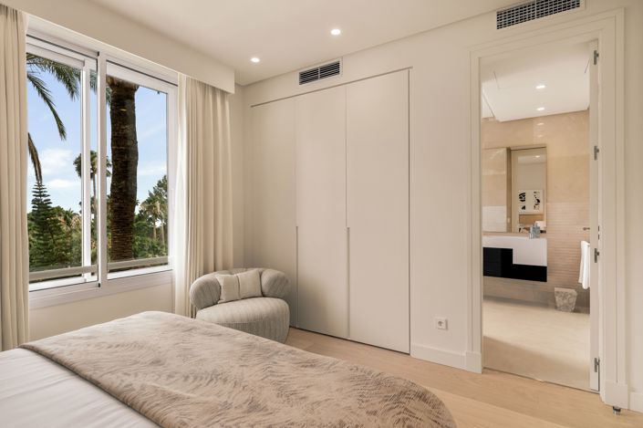 Image No.20-3 Bed Flat for sale