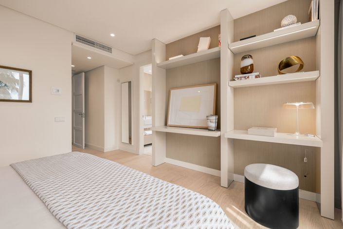 Image No.24-3 Bed Flat for sale