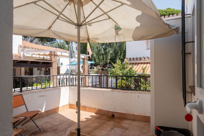 Image No.17-3 Bed House for sale