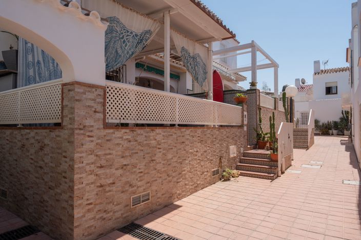 Image No.4-3 Bed House for sale