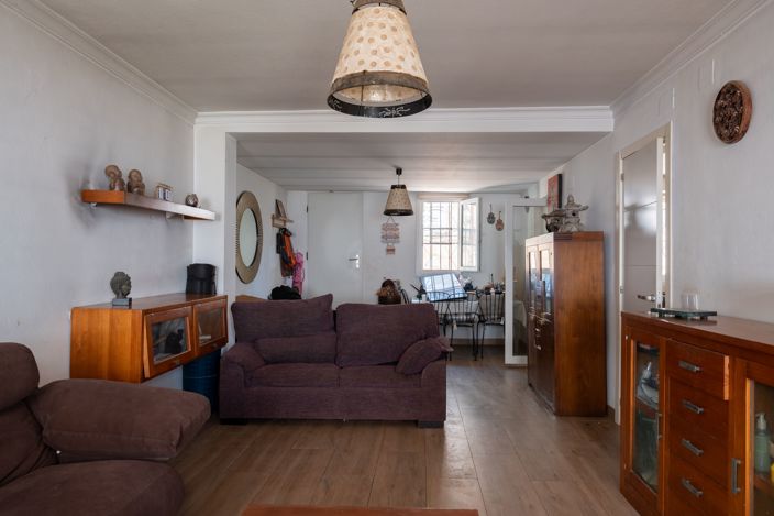Image No.6-3 Bed House for sale