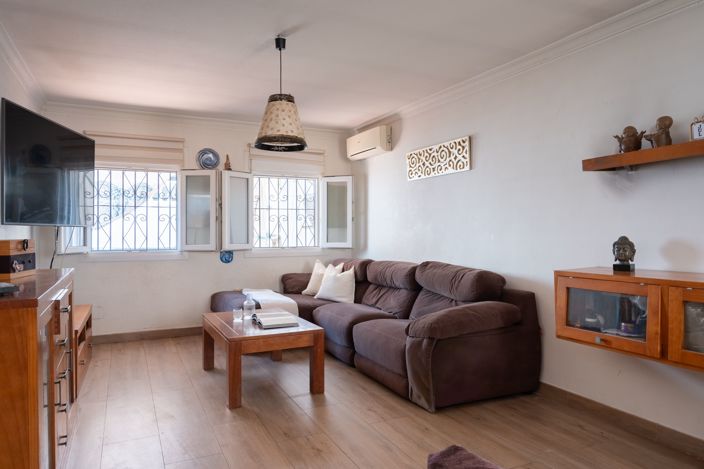 Image No.7-3 Bed House for sale
