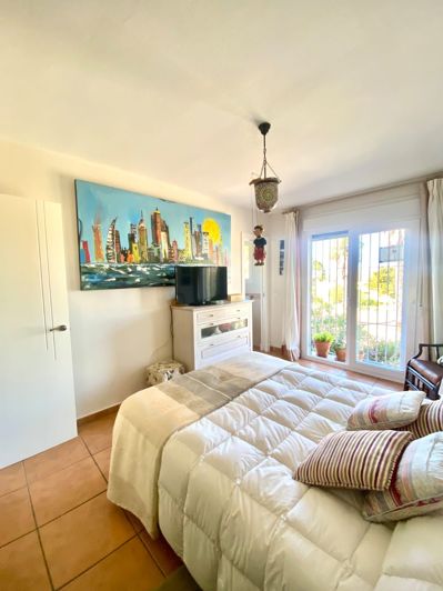 Image No.21-2 Bed Townhouse for sale