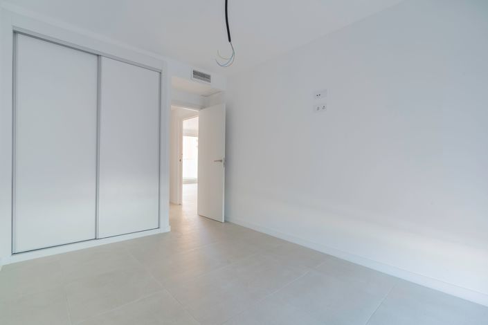 Image No.14-3 Bed Apartment for sale