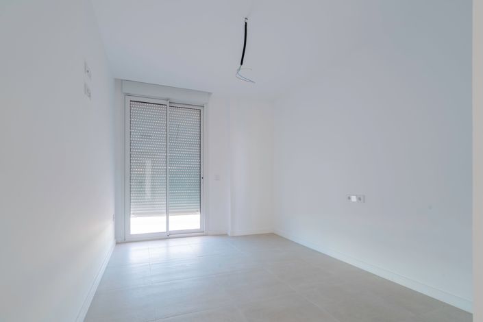 Image No.17-3 Bed Apartment for sale