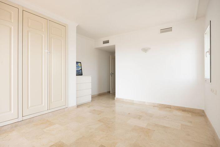 Image No.17-2 Bed Apartment for sale