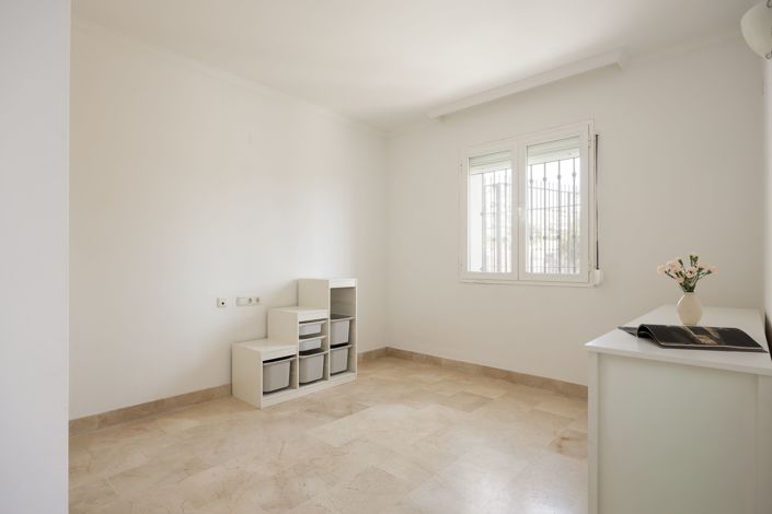 Image No.18-2 Bed Apartment for sale