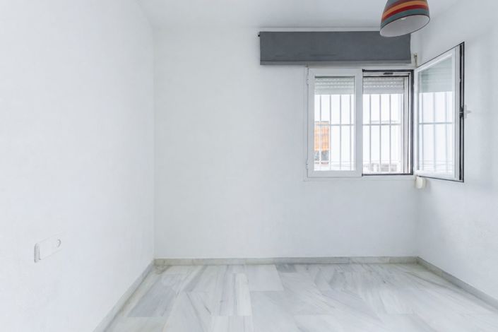 Image No.12-3 Bed Apartment for sale