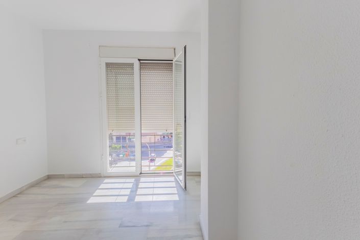 Image No.21-3 Bed Apartment for sale