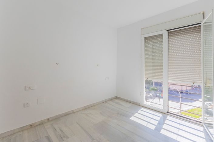 Image No.22-3 Bed Apartment for sale