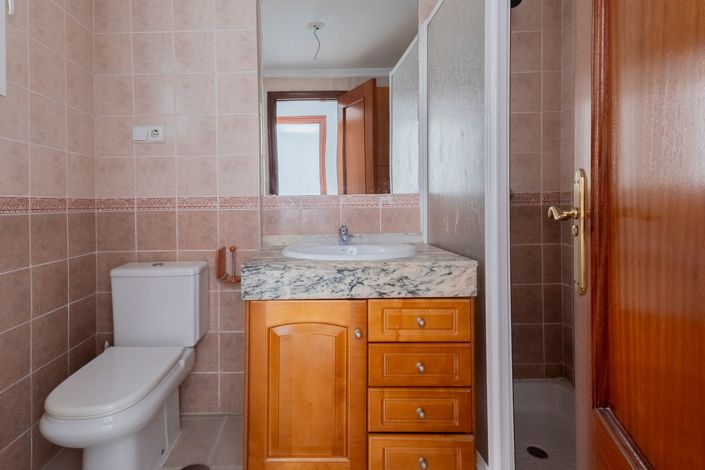 Image No.25-3 Bed Apartment for sale