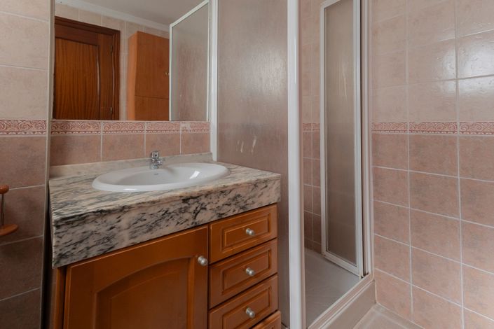 Image No.27-3 Bed Apartment for sale