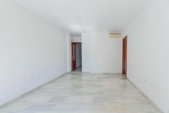 Image No.28-3 Bed Apartment for sale